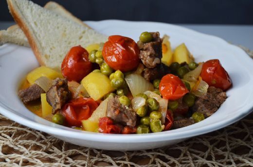 Etli Türlü Yemeği Tarifi ve Malzemeleri