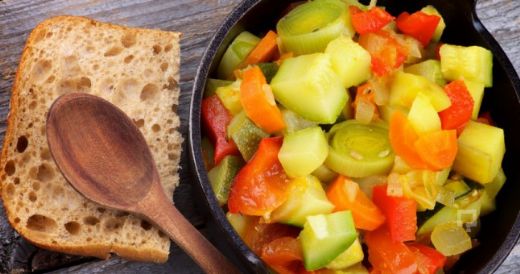 Zeytinyağlı Türlü Tarifi ve Malzemeleri